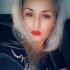 Meet your Posher, Valerie